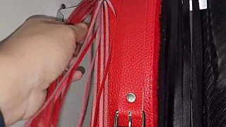 Cute blonde babe teases me with her pretty ass in homemade video.