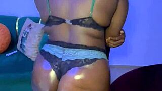 Her Love Out in the Open, Ass Bouncing High - Lily Hall Milf