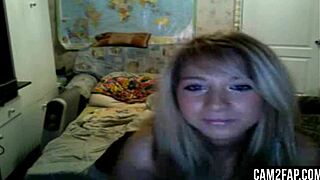 hot blonde babe shows off on free webcam porn video