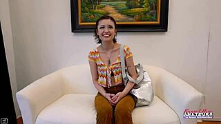 Petite brunette coed Wendy gives a hot BJ and rimjob to that juicy cock 😏