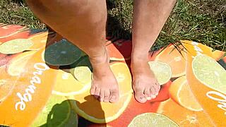 Hey, isn't that hairy mature woman flashing her pussy outdoors?