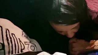 Mamei a rola do amigo dotado no carro com big clit latina milf