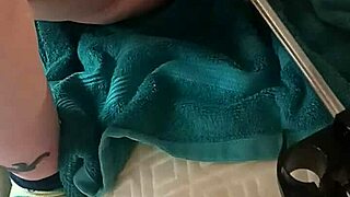 exploring fun with a sex machine in solo mode