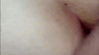 Comedor Destroys Horny Wife's Pussy While Cuckold Husband Watches First Time Action