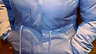 acoso y ofrezco dinero a madura venezolana milf culona en hilo rojo para coger parte 1