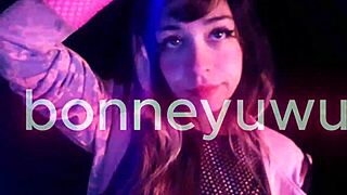 Bonneyuwu performs Argentine twerk dance baile kum