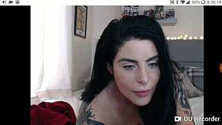 I like the way she twerks.