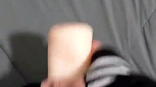 TRANSGIRL FUCKS FLESHLIGHT full video!