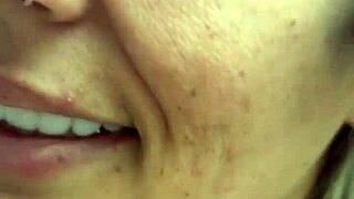 Encontrei Uma Prostituta Na Esquina E Chamei Pra Fazer Boquete! Ela Quis 100 Mas Deu Desconto E Chupou Cabeça No Terreno Baldio!