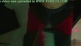 Di Quattro Sul Letto Della Sorellastra Giovane Donna Fa Ottenere Al Suo Amante Kingrodrigo Un Orgasmo Parte 1!