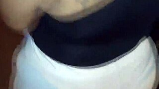 acoso y ofrezco dinero a madura venezolana milf culona en hilo rojo para coger parte 1