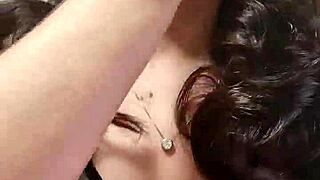 Eu me maquiando e arrumando o cabelo com tes�o quero um safado para me comer e gozar dentro do meu cu!