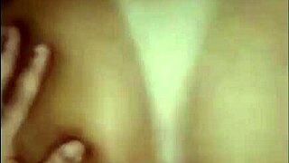 He Boldly Fingers Her Big Ass While Pounding Her Pussy In Amateur Cuckold Action With Bumbumgigante