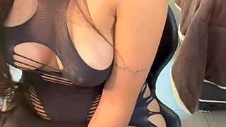 LINDA DEMAIS OIE EATING PUSSY AND LICKING CLIT IN MASTURBATION