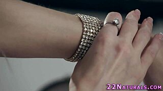 Beautiful Babe Tasted Huge Cock In Oral Blowjob And Cumshot Action