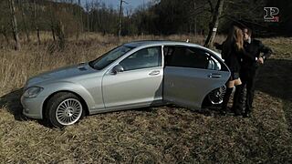 पिया भाभी की चुदाई कार के अंदर - बॉयफ्रेंड ने बनया एमएमएस