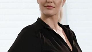 Black client feels excited for wet massage from blonde sexy masseuse