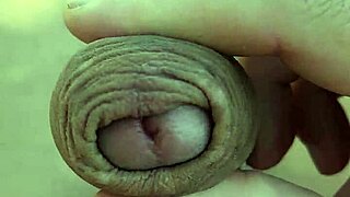 Hey, wanna watch me jerk off relaxed on a sunbed?