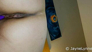 jaynelynne in cum for me with her big pussy and wet clit