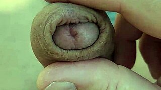 Hey, wanna watch me jerk off relaxed on a sunbed?