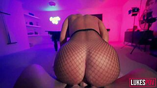 Blonde Fitness Slut with Fake Tits Gets Tight Pussy Filled with Cum in Muscular Handjob Creampie