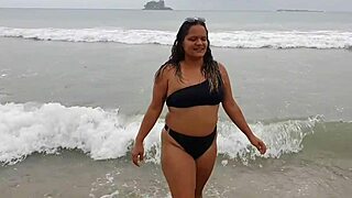 Famous dwarf on honeymoon at beach with brazilian big ass amateur