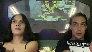 me corro en mi vecina caliente después de una apuesta de videojuego- porno en español