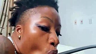 Naija-babe Candy gir sugejobb