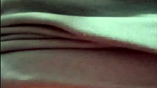 ASIAN SLUT MASTURBATES ON WEBCAM!