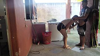 Minha Esposa Saiu e a Empregada Não Resistiu Meu Pau Ereto in Rough Bareback Action