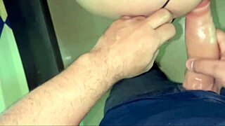 Ay hijastro, ayúdame pero no metas tu verga en mi coño otra vez sin condón que me puedes embarazar.