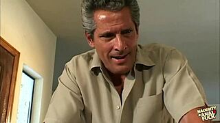 i love how chelsea zinn takes double penetration in 3some. milf rides cowgirl and doggystyle with lovers rough