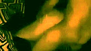 Putiesposa enfiestada termina empinada poniendo cuernos consentidos en fiesta al aire libre