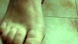 sexy feet dancers... umm i mean those hot performers dancin with their toes yeah