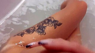 Pretty woman masturbates in hot tub leading to bright loud cumshot watch fully!