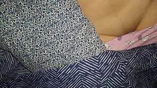 la mujer de mi t�o me mando esto mientras yo estaba en el cuarto de al lado