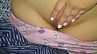 la mujer de mi t�o me mando esto mientras yo estaba en el cuarto de al lado