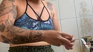 Casada Grava Videos Cozinhando Na Internet Mas Na Verdade Ela So Quer Mostrar a Buceta