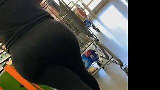 Nalgona with that big ass voyeur view 😏