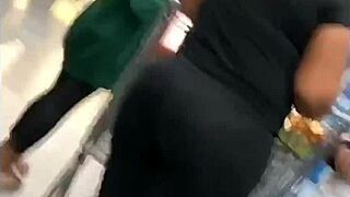 Nalgona with that big ass voyeur view 😏