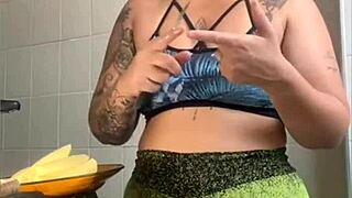 Casada Grava Videos Cozinhando Na Internet Mas Na Verdade Ela So Quer Mostrar a Buceta