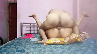 Mature Slim Indian Wife Enjoys Curvy Blowjob And Pussy Licking Sex