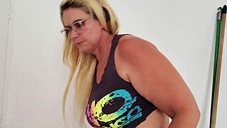 Menino russo perde virgindade com tiffany montavani o inocente ficou nervoso foi punido por ela vem veja fechado no red