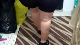 Señora Nalgona Shows Off Mature Ass In Shiny Spandex