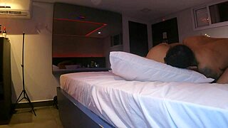 Sonhei que estava sendo fudida e acordei molhada com marido chupando e gozando!