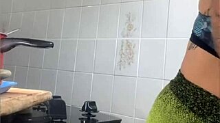 Casada Grava Videos Cozinhando Na Internet Mas Na Verdade Ela So Quer Mostrar a Buceta