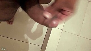 Masaje antes de entrar a la ducha, feel my Peruvian body relax with this touch.