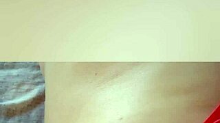 gretala si pizzica il capezzolo with her big natural tits