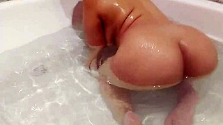 i'm a naughty hot young girl relaxing in the bathtub