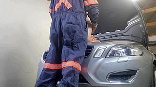 Mechanic Fucks My Wife In Doggystyle Creampie